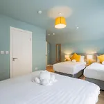 The Large Group House - Sleeps 28 펜션 골웨이