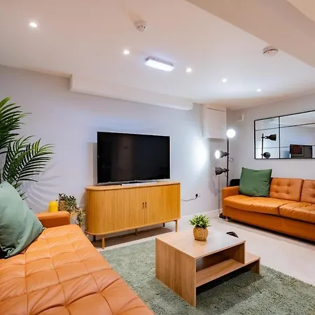 9br House - Walk To Eyre Square - Free Parking * Galway