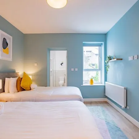 펜션 9br House - Walk To Eyre Square - Free Parking *