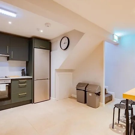 펜션 9br House - Walk To Eyre Square - Free Parking 골웨이