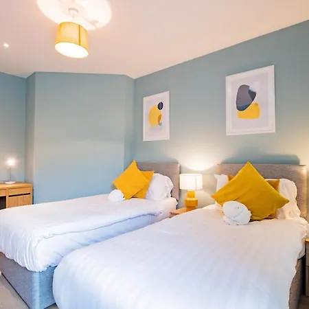 9br House - Walk To Eyre Square - Free Parking 펜션 골웨이