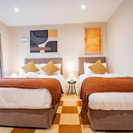 9br House - Walk To Eyre Square - Free Parking * Galway