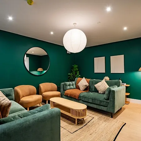 9br House - Walk To Eyre Square - Free Parking Galway