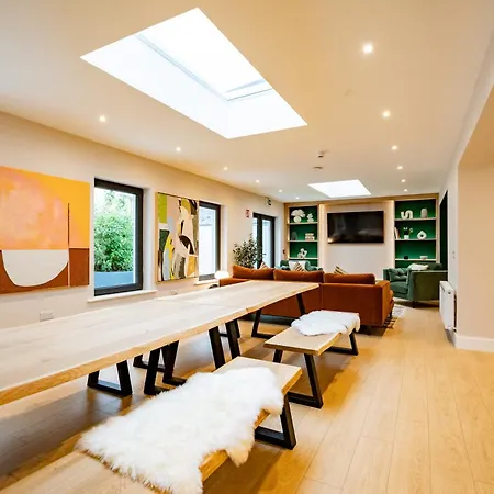 9br House - Walk To Eyre Square - Free Parking Galway