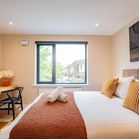 9br House - Walk To Eyre Square - Free Parking Tatil Evi Galway