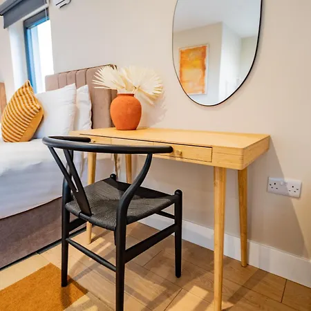 9br House - Walk To Eyre Square - Free Parking Tatil Evi Galway