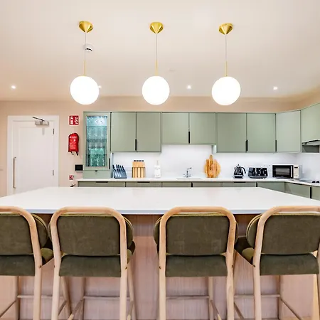 9br House - Walk To Eyre Square - Free Parking Tatil Evi Galway