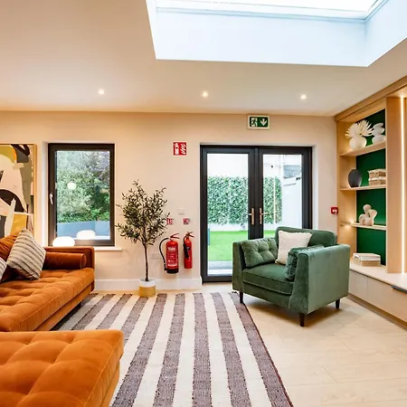 9br House - Walk To Eyre Square - Free Parking Galway