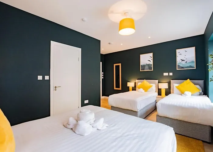 The Large Group House - Sleeps 25 Ferienhaus Galway